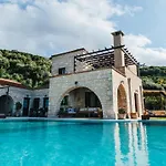 Your-villa, In Crete Βίλα *