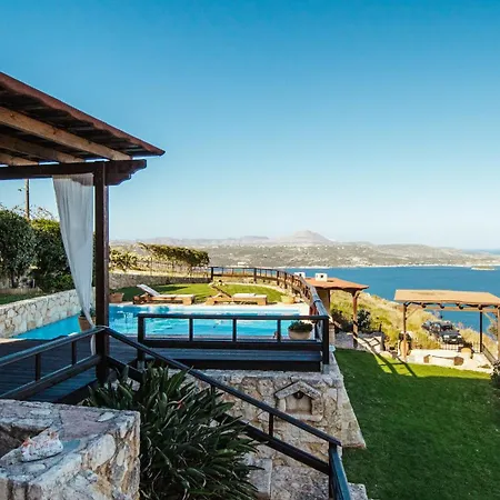 Your-villa, In Crete ヴィラ