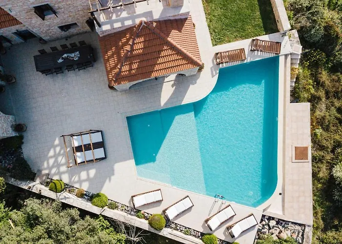 Your-villa, In Crete Ханья